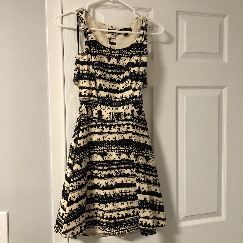 Jessica Simpson Dress with back cutout